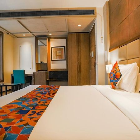Fabhotel Hexa Chhatarpur Új-Delhi Kültér fotó