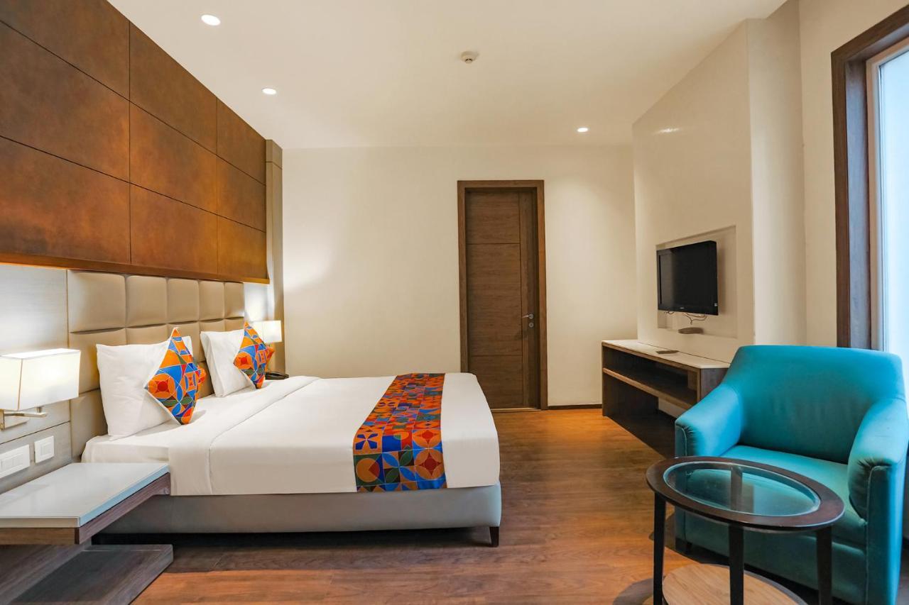 Fabhotel Hexa Chhatarpur Új-Delhi Kültér fotó