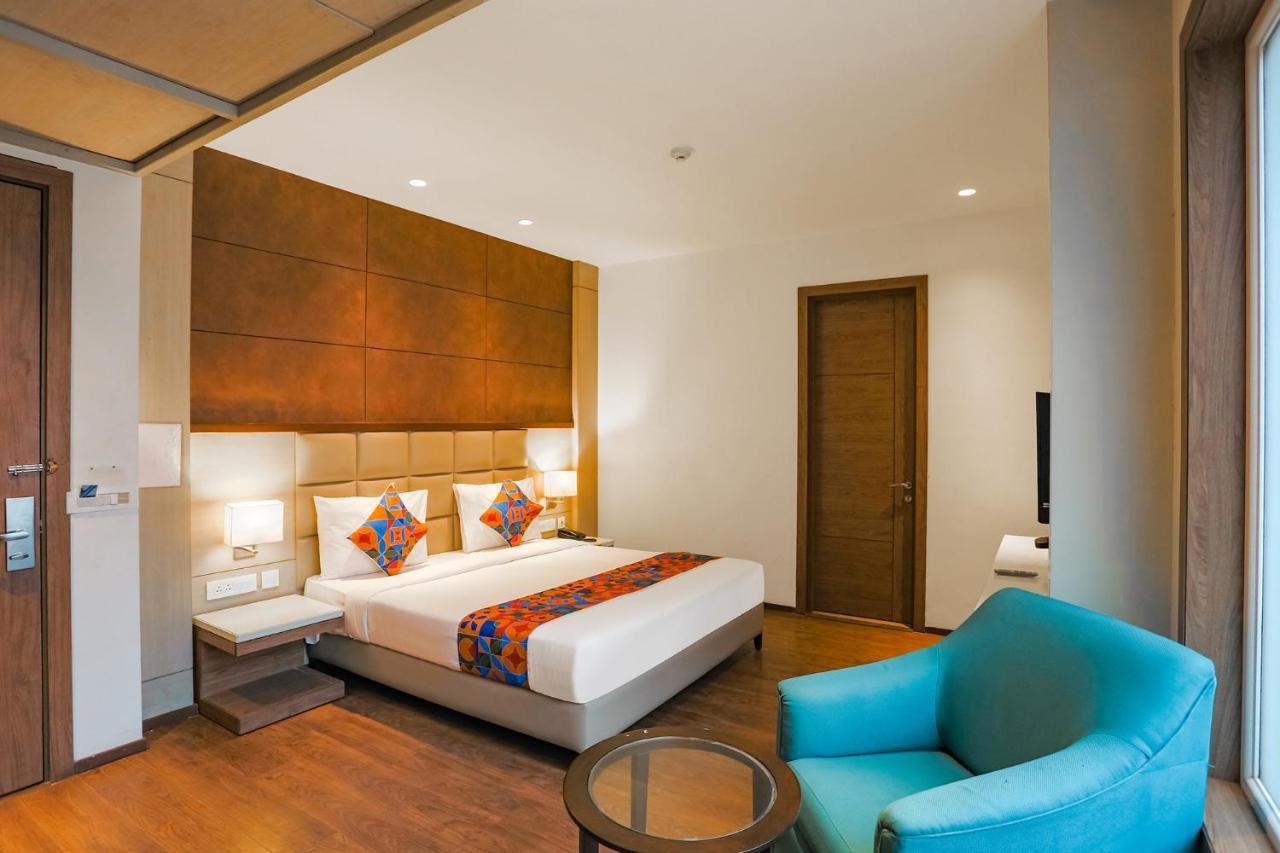 Fabhotel Hexa Chhatarpur Új-Delhi Kültér fotó