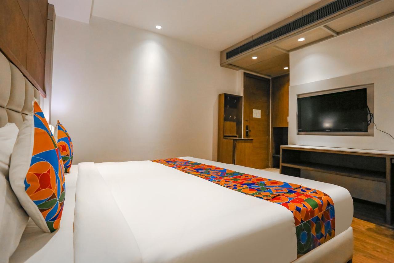 Fabhotel Hexa Chhatarpur Új-Delhi Kültér fotó